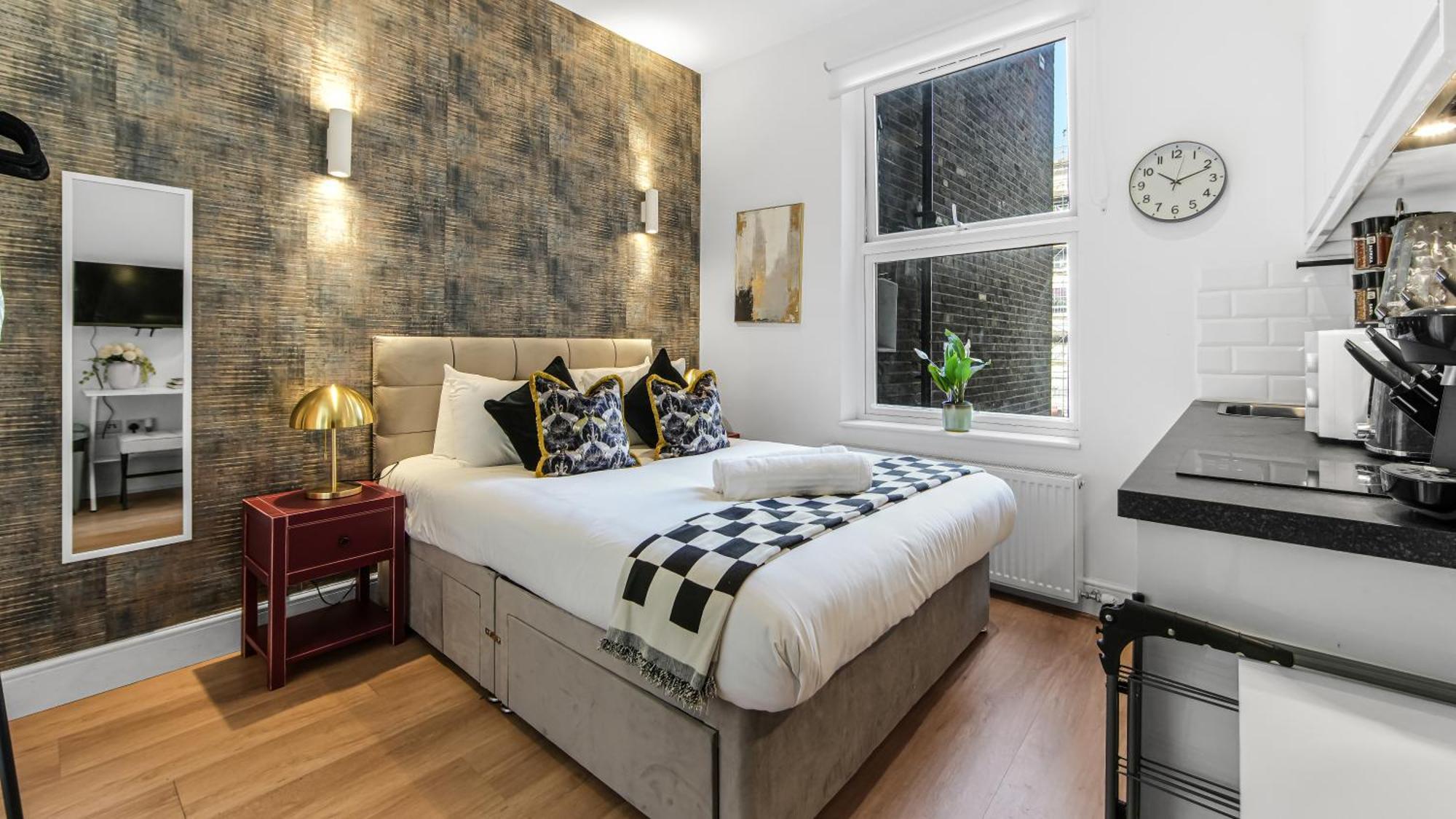 Charming Petite In With Kitchenette Appartamento Londra